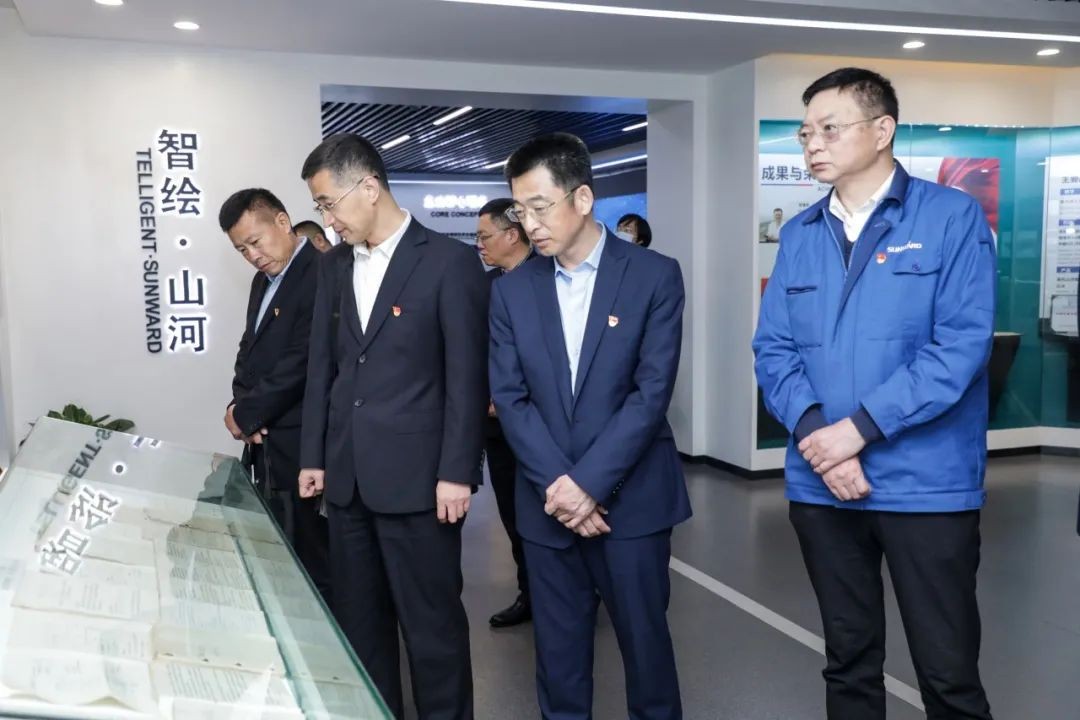 以党建促业务,以业务强党建——青岛西海岸公用事业集团考察山河智能