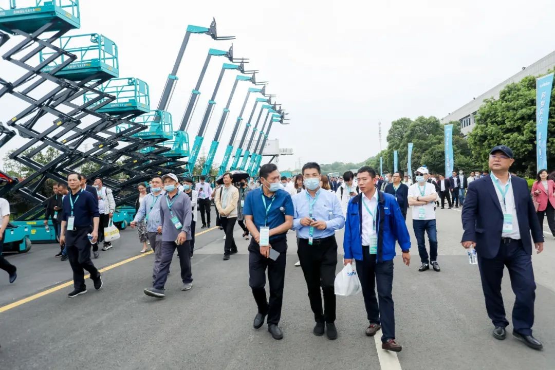 “爆品”出击!山河智能客户交流会签约超8亿元