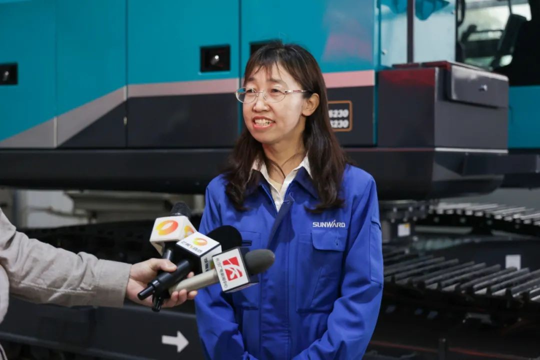 全国首台!山河智能SWE240FED电动智能挖掘机下线