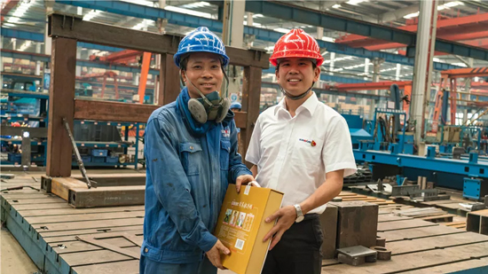 万力集团“送清凉”活动,慰问一线员工