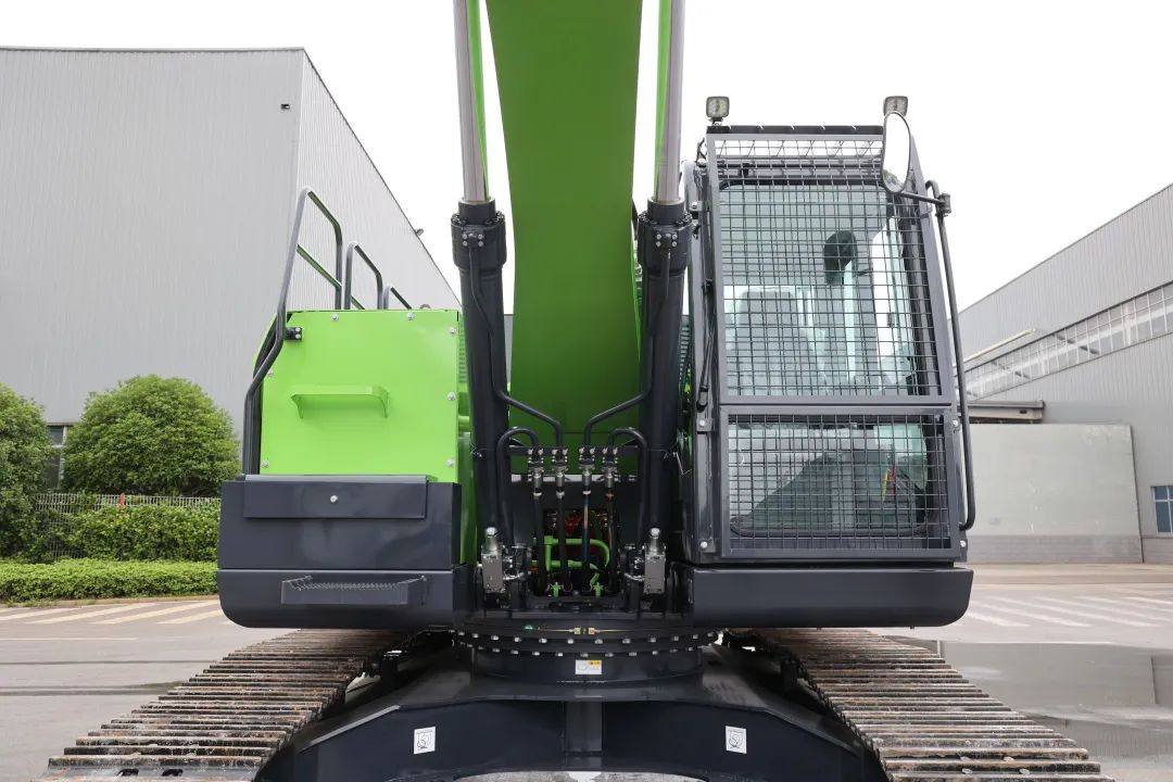 征战川藏铁路！山河智能新一代电动挖掘机成功交付