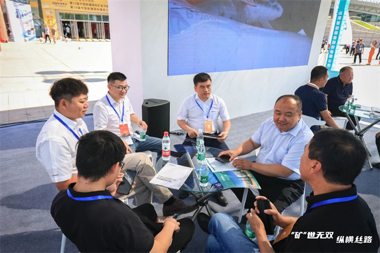 “矿”世无双，纵横丝路！山河智能亮相第十三届新疆国际矿业与装备博览会