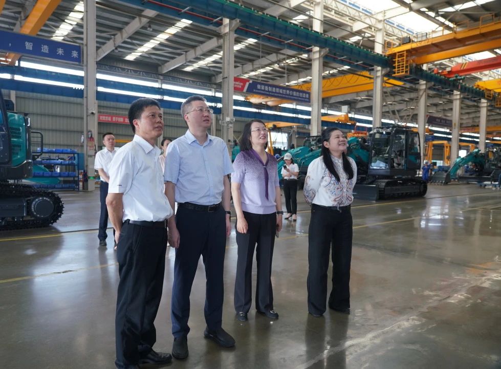 长沙市人民政府副市长、市工商联主席康镇麟调研山河智能