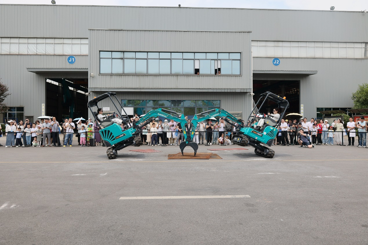 山河智能助力2024长沙市工业旅游嘉年华活动