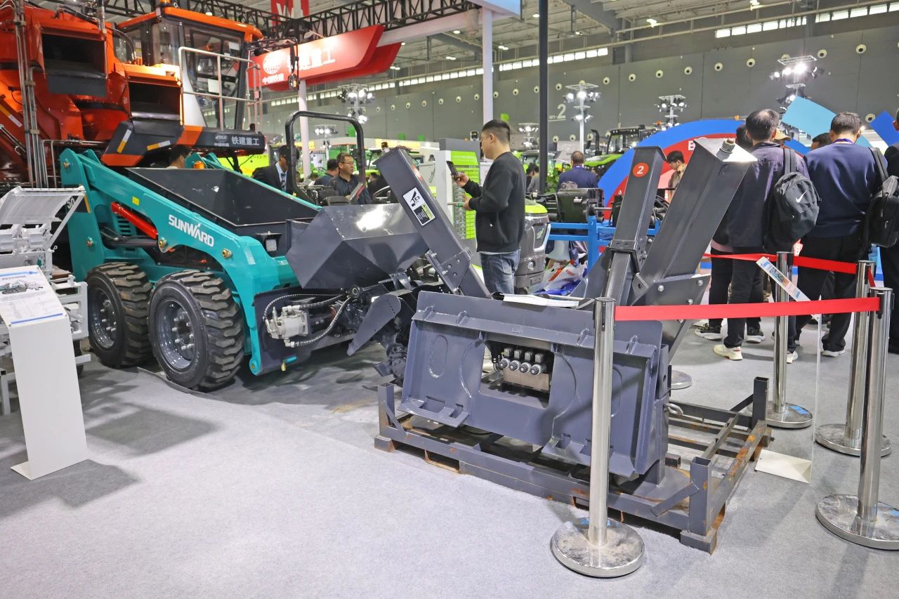 聚焦智能化、无人化！山河智能携多款产品亮相2024中国国际农业机械展