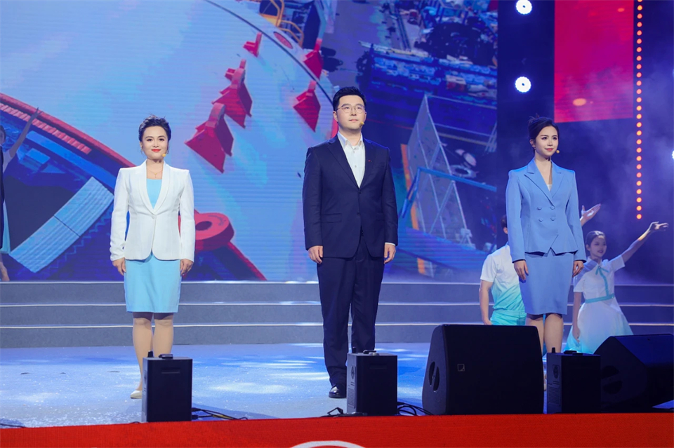 创新引领价值 理想成就未来——庆祝山河智能成立25周年表彰大会暨文艺晚会隆重举行