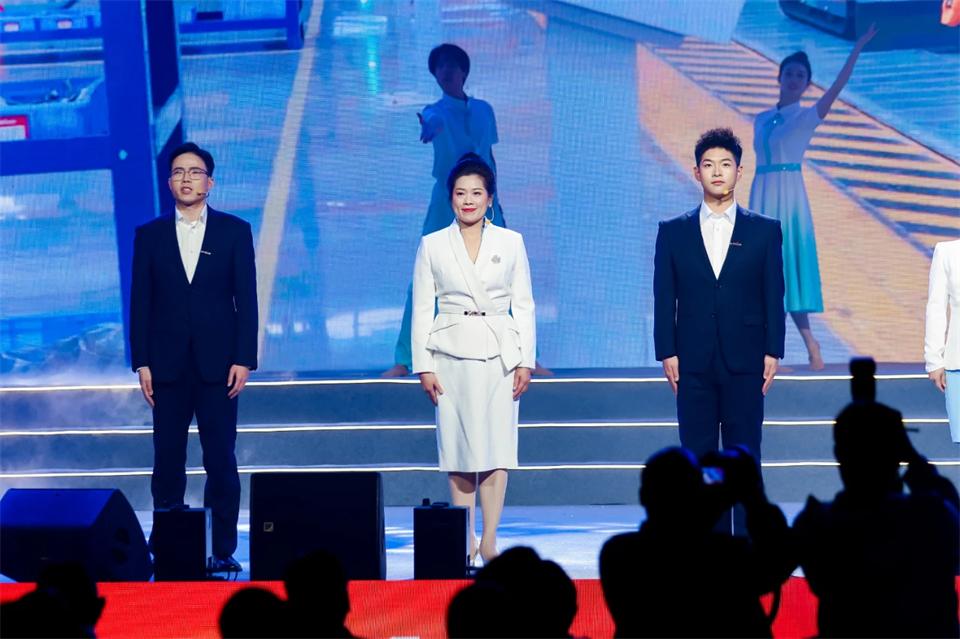 创新引领价值 理想成就未来——庆祝山河智能成立25周年表彰大会暨文艺晚会隆重举行